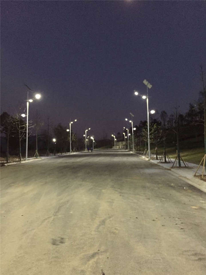 四川攀枝花太陽能路燈