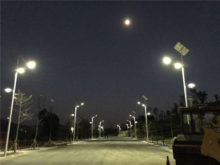 四川攀枝花太陽能路燈